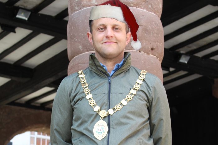 Ross-on-Wye Mayor launches Christmas card design competition