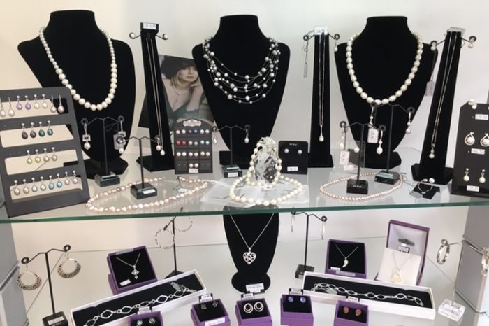 Support local businesses - beautiful gifts await you at Lalena Jewellery