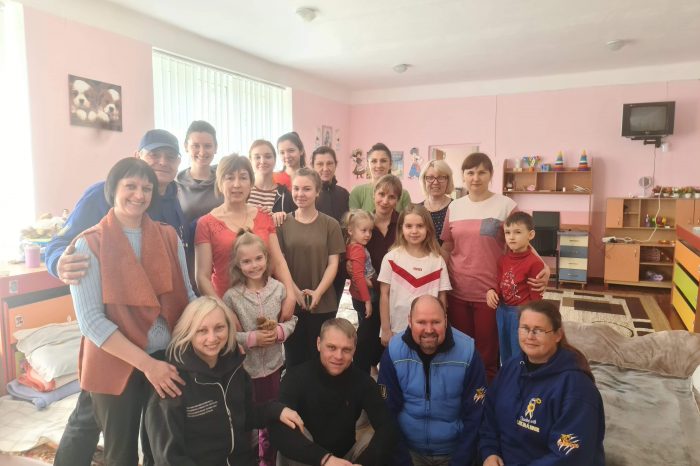 Ross-on-Wye couple spend day in Ukraine helping refugees
